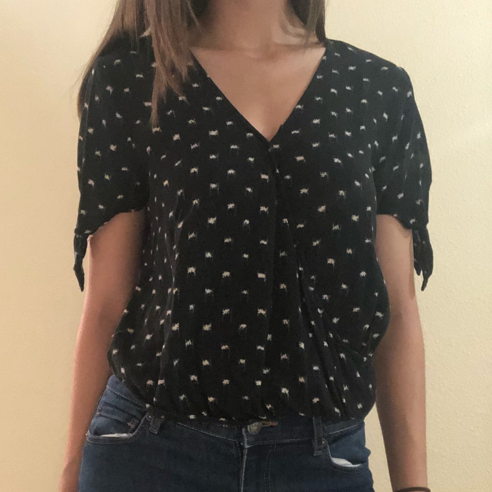 Universal Thread wrap v-neck blouse